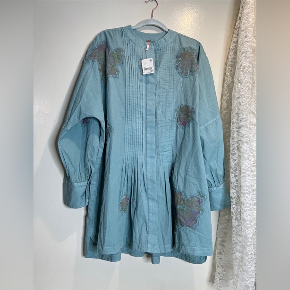 Free People Mari Mini Shirt Dress Floral Vintage Patch Pieced Floral Appliqué M - Picture 3 of 8